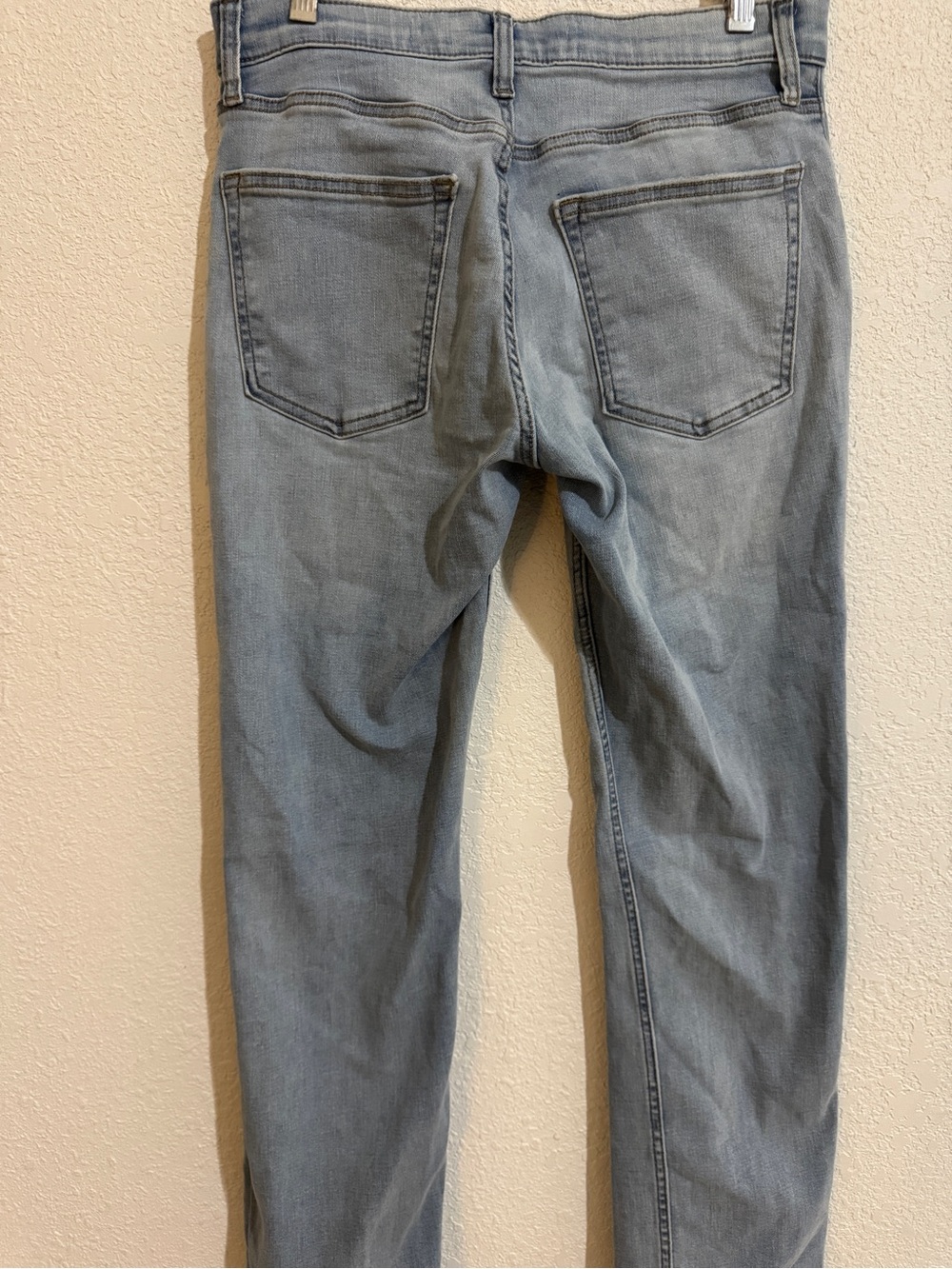 #24 Old Navy Men’s Light Blue Slim Straight Jeans - Picture 4 of 6